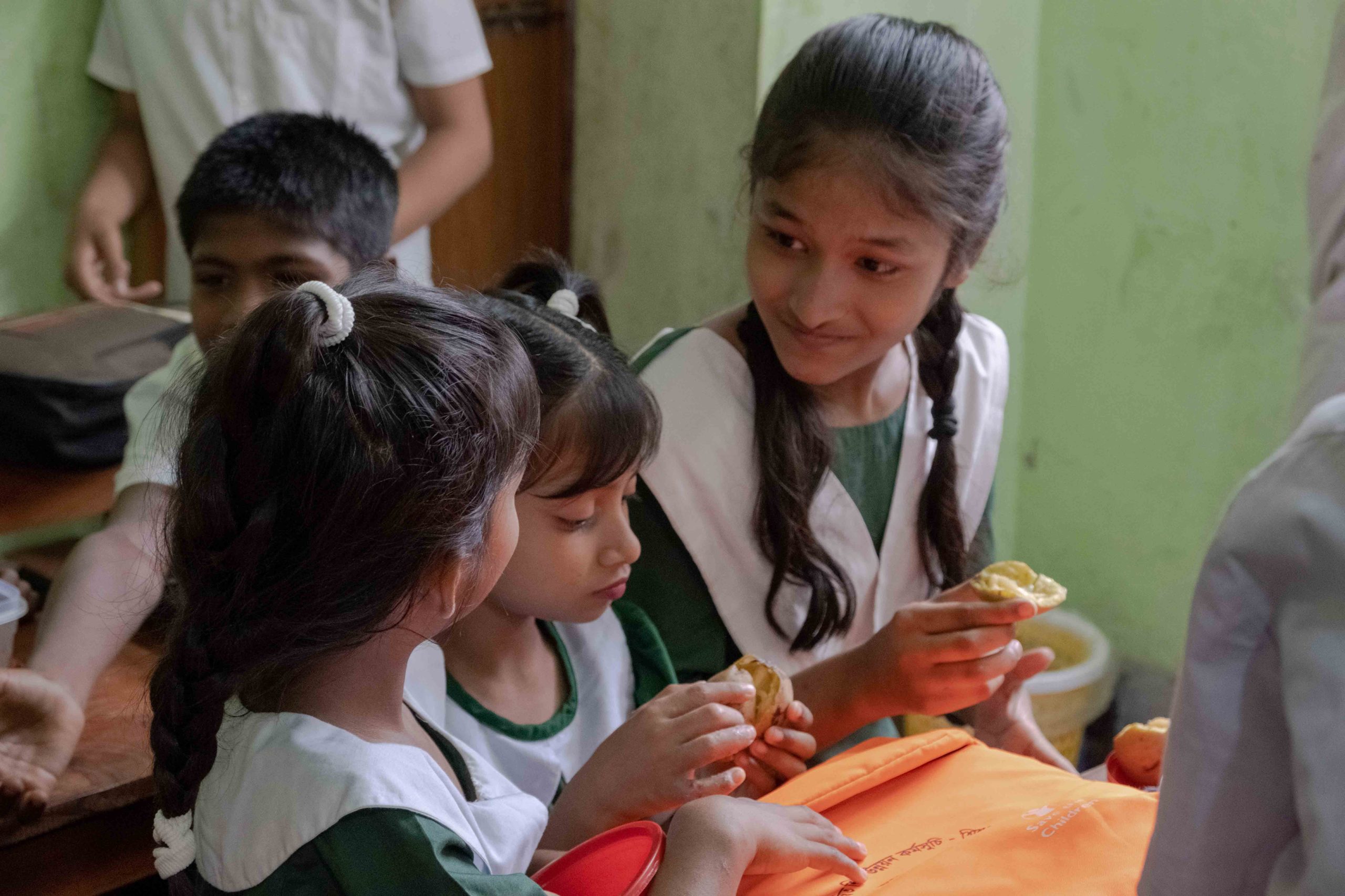 Image of students at Apon Alo School, Bangladesh